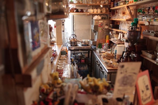 Pennennemu (ペンネン ネネム) Children's Book Cafe